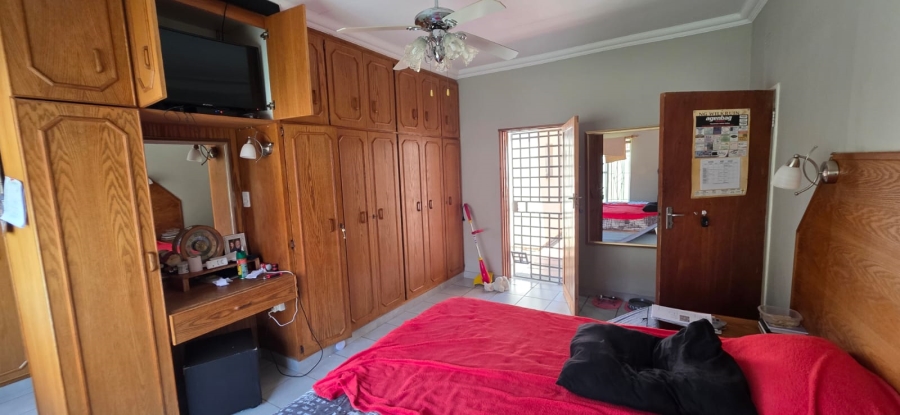 8 Bedroom Property for Sale in Meiringspark North West